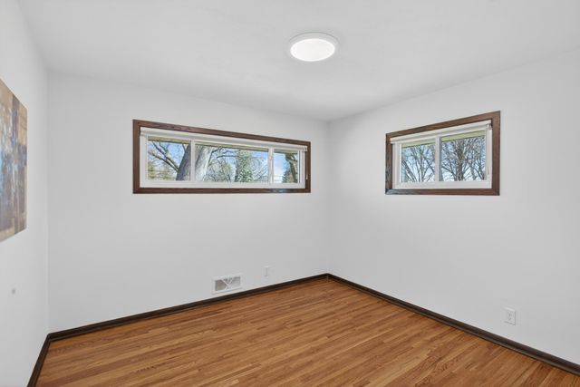 1973 Eldridge Avenue W, Roseville, MN 55113