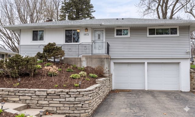 1973 Eldridge Avenue W, Roseville, MN 55113