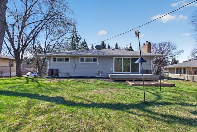 1973 Eldridge Avenue W, Roseville, MN 55113