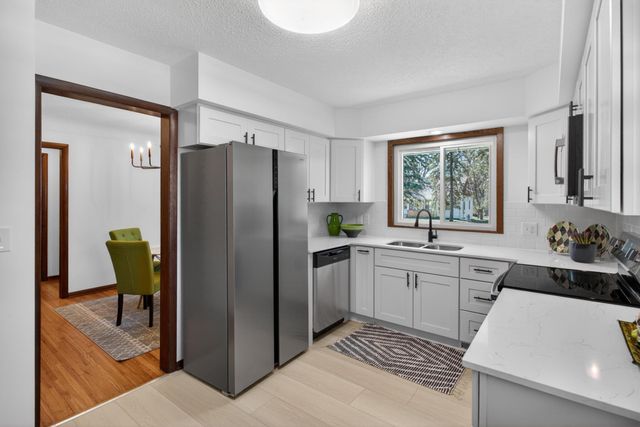 1973 Eldridge Avenue W, Roseville, MN 55113