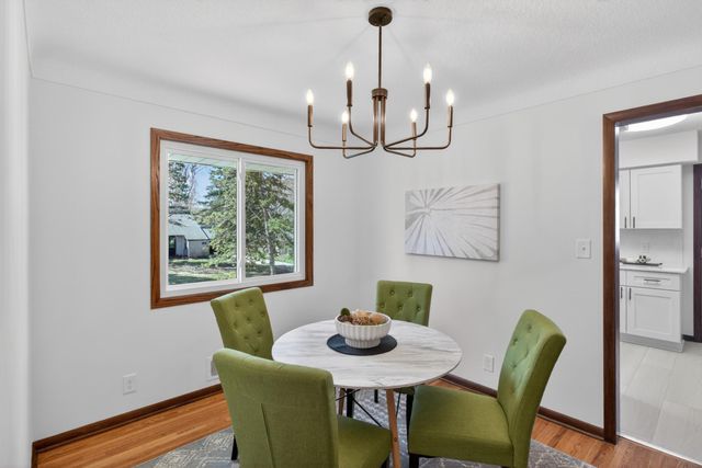 1973 Eldridge Avenue W, Roseville, MN 55113