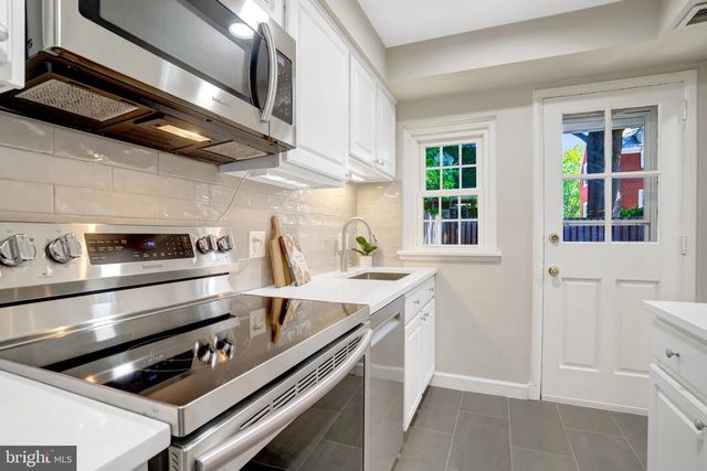 3420 S WAKEFIELD ST S, Arlington, VA 22206