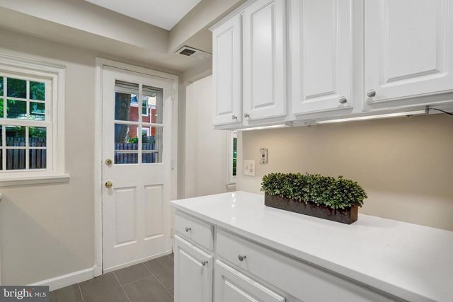 3420 S WAKEFIELD ST S, Arlington, VA 22206