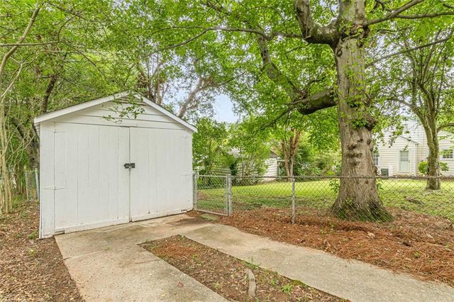 1141 Jefferson Avenue, East Point, GA 30344