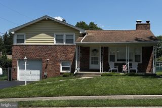 2423 WHARTON RD, York, PA 17402