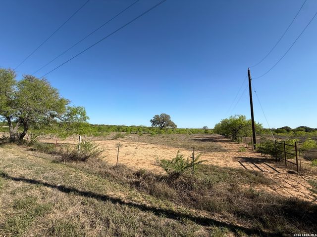 000 CR 426, Jourdanton, TX 78026