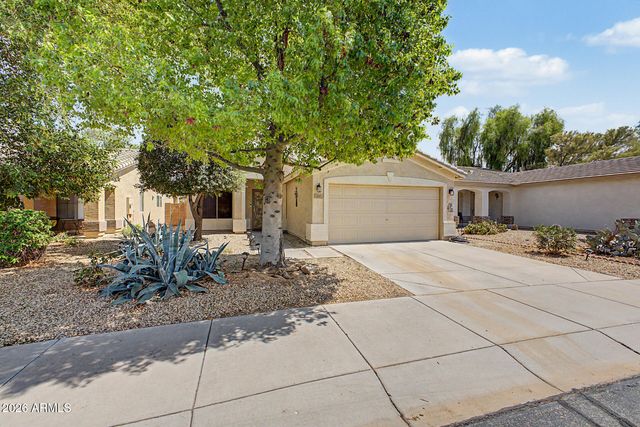 49 W NOLANA Place, San Tan Valley, AZ 85143