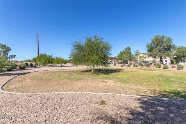 49 W NOLANA Place, San Tan Valley, AZ 85143