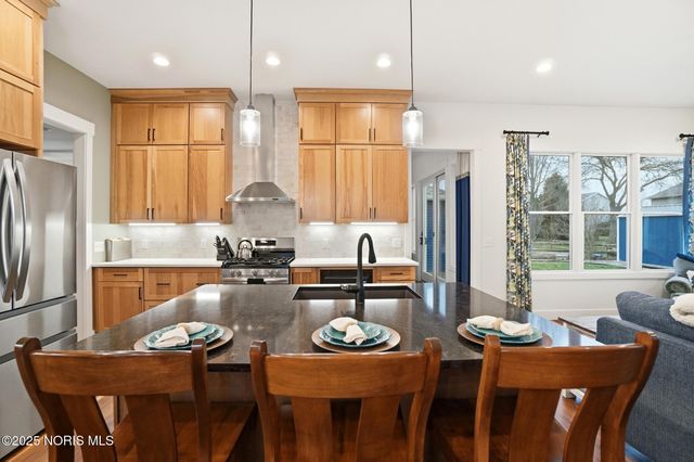 305 Ridgepoint Circle, Waterville, OH 43566