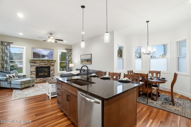 305 Ridgepoint Circle, Waterville, OH 43566