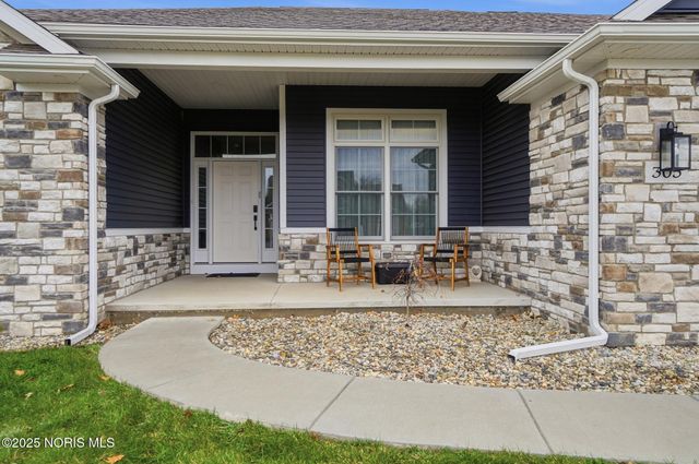 305 Ridgepoint Circle, Waterville, OH 43566