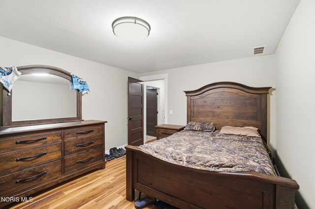 305 Ridgepoint Circle, Waterville, OH 43566