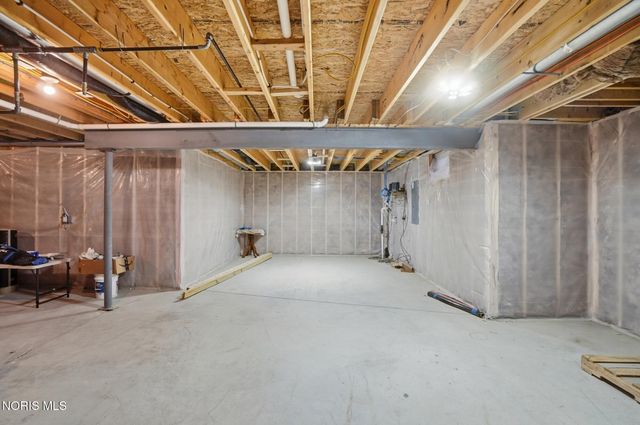 305 Ridgepoint Circle, Waterville, OH 43566