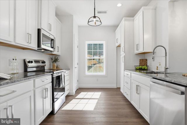 130 WOODBRIAR DR, Chambersburg, PA 17202
