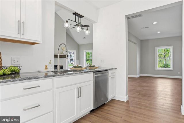 130 WOODBRIAR DR, Chambersburg, PA 17202