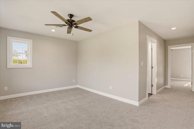 130 WOODBRIAR DR, Chambersburg, PA 17202
