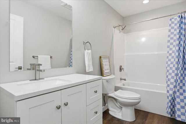 130 WOODBRIAR DR, Chambersburg, PA 17202