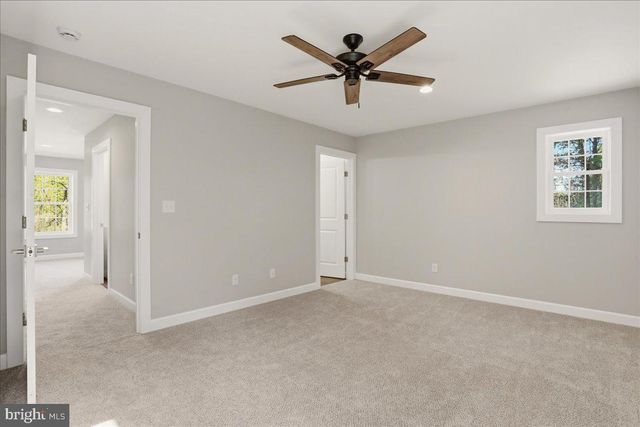 130 WOODBRIAR DR, Chambersburg, PA 17202