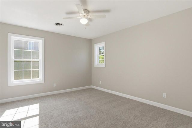 130 WOODBRIAR DR, Chambersburg, PA 17202