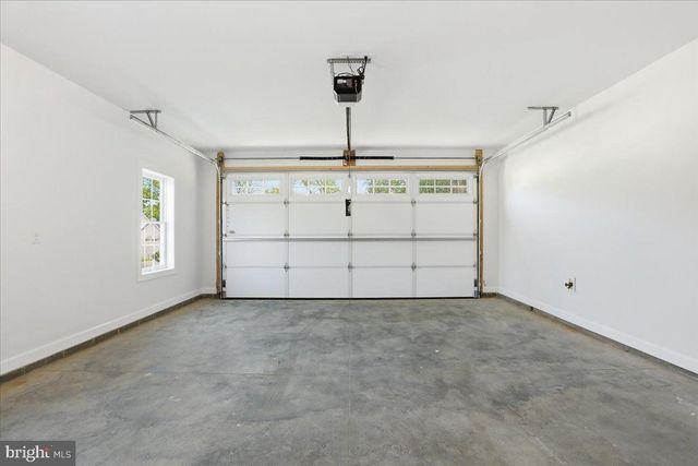 130 WOODBRIAR DR, Chambersburg, PA 17202