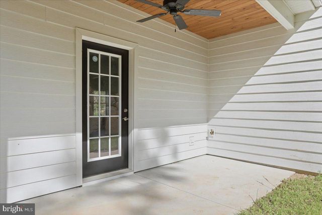 130 WOODBRIAR DR, Chambersburg, PA 17202