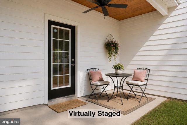 130 WOODBRIAR DR, Chambersburg, PA 17202