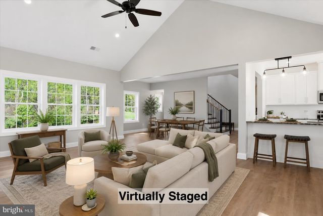 130 WOODBRIAR DR, Chambersburg, PA 17202