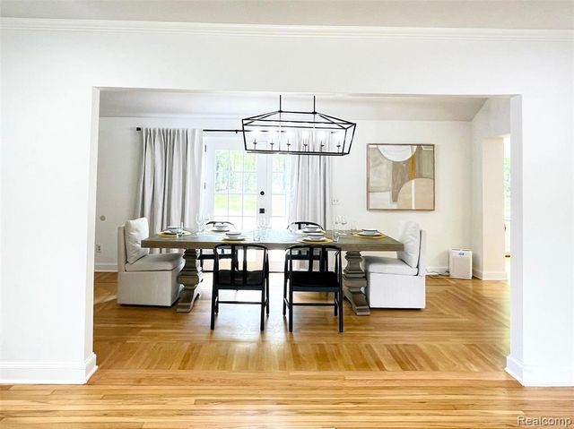 60 Devon Road, Bloomfield Hills, MI 48302
