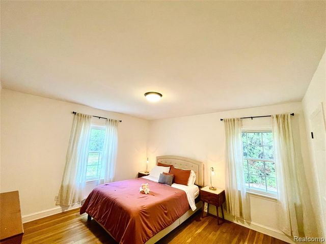 60 Devon Road, Bloomfield Hills, MI 48302