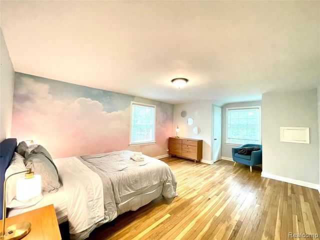 60 Devon Road, Bloomfield Hills, MI 48302