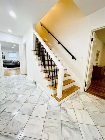 60 Devon Road, Bloomfield Hills, MI 48302