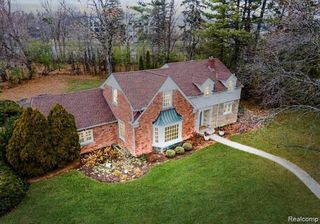 60 Devon Road, Bloomfield Hills, MI 48302