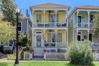 1221 Sealy Street, Galveston, TX 77550