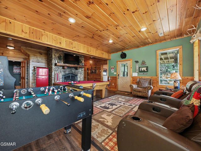 2414 Walnut Cove Way, Sevierville, TN 37862
