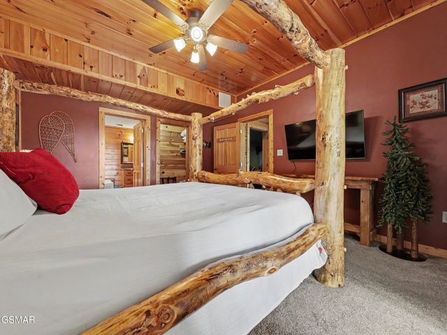 2414 Walnut Cove Way, Sevierville, TN 37862