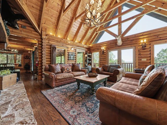 2414 Walnut Cove Way, Sevierville, TN 37862