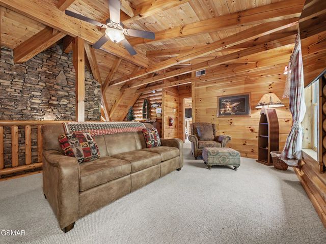 2414 Walnut Cove Way, Sevierville, TN 37862