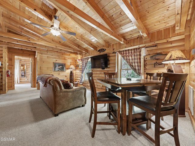 2414 Walnut Cove Way, Sevierville, TN 37862