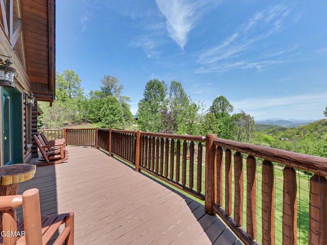 2414 Walnut Cove Way, Sevierville, TN 37862