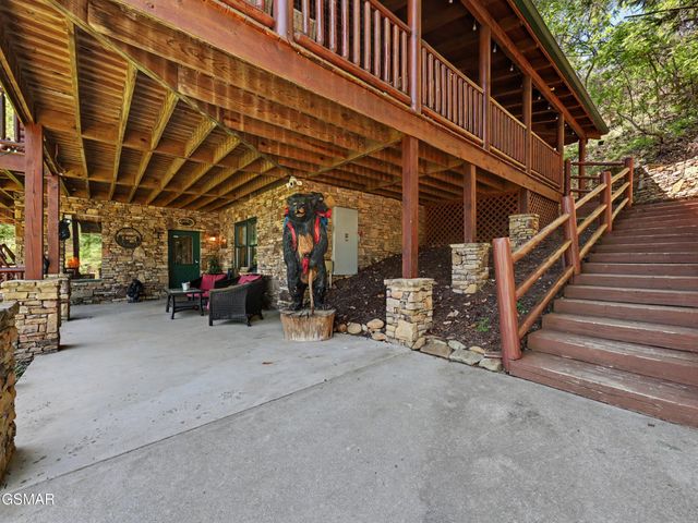 2414 Walnut Cove Way, Sevierville, TN 37862