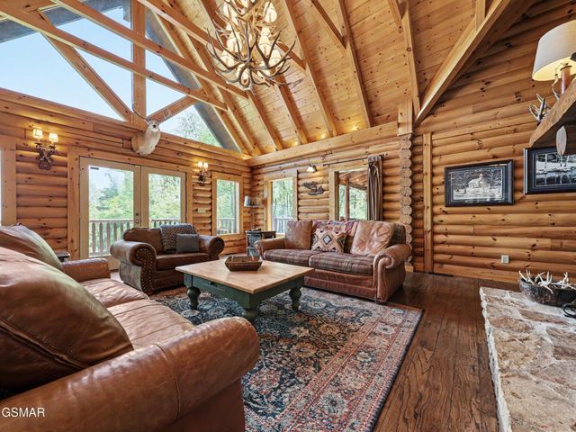 2414 Walnut Cove Way, Sevierville, TN 37862