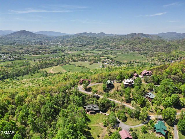 2414 Walnut Cove Way, Sevierville, TN 37862