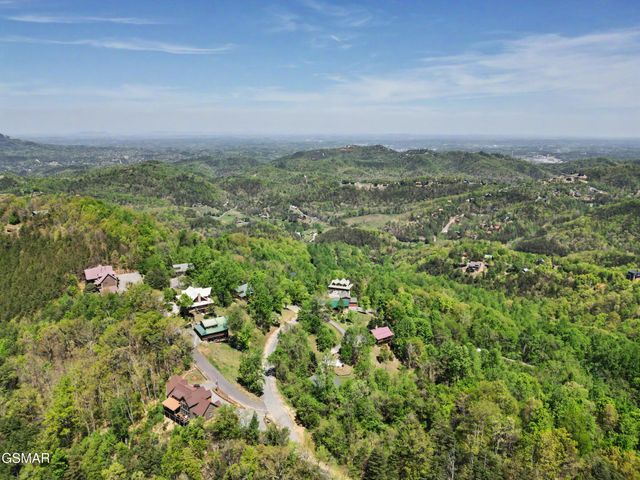 2414 Walnut Cove Way, Sevierville, TN 37862