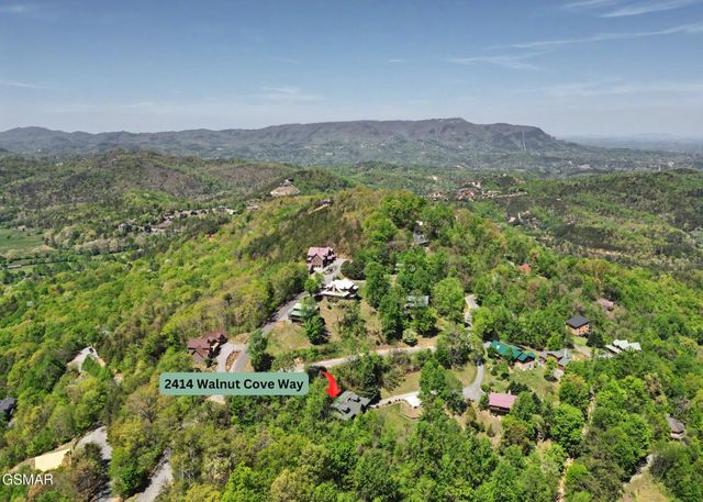 2414 Walnut Cove Way, Sevierville, TN 37862