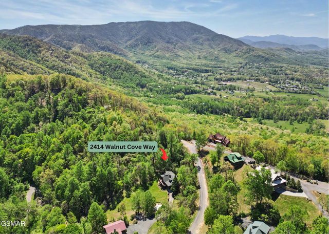 2414 Walnut Cove Way, Sevierville, TN 37862