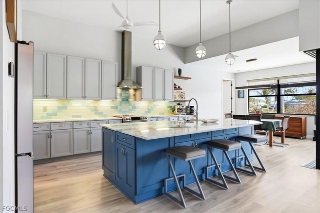 2105 Ottersrest LN, Cape Coral, FL 33990