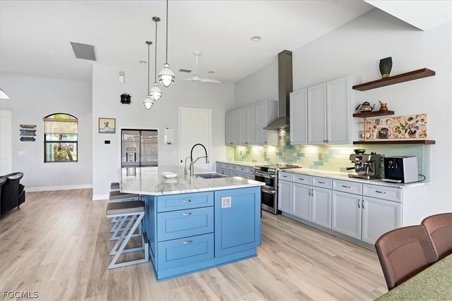 2105 Ottersrest LN, Cape Coral, FL 33990