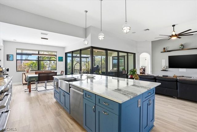 2105 Ottersrest LN, Cape Coral, FL 33990