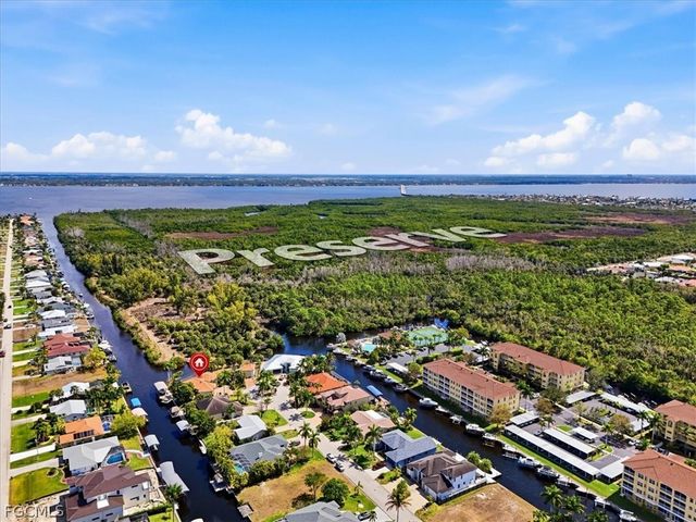 2105 Ottersrest LN, Cape Coral, FL 33990