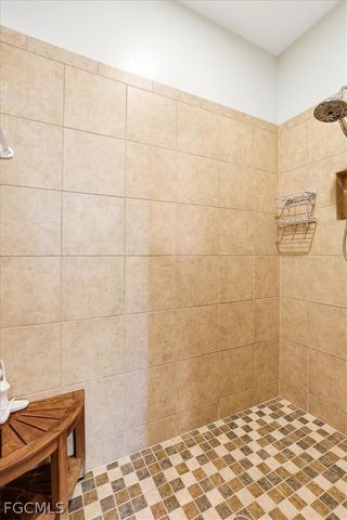 2105 Ottersrest LN, Cape Coral, FL 33990